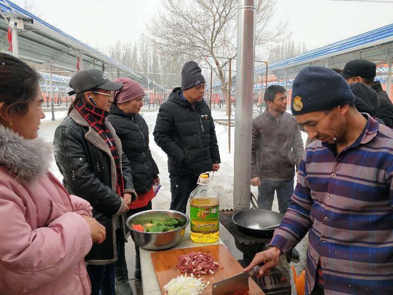 度风靡全球"美食"正在诱惑着大家慷慨解囊,皮拉勒乡皮拉勒村瞅准商机