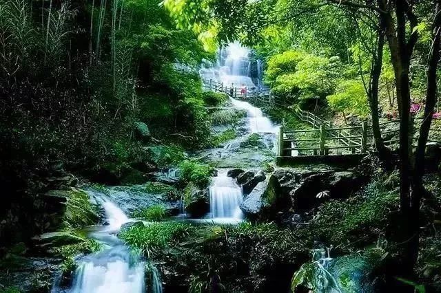 浏阳文庙 长兴湖 古代浏阳有着著名的浏阳八景 相台春色,枫浦渔樵 鸿