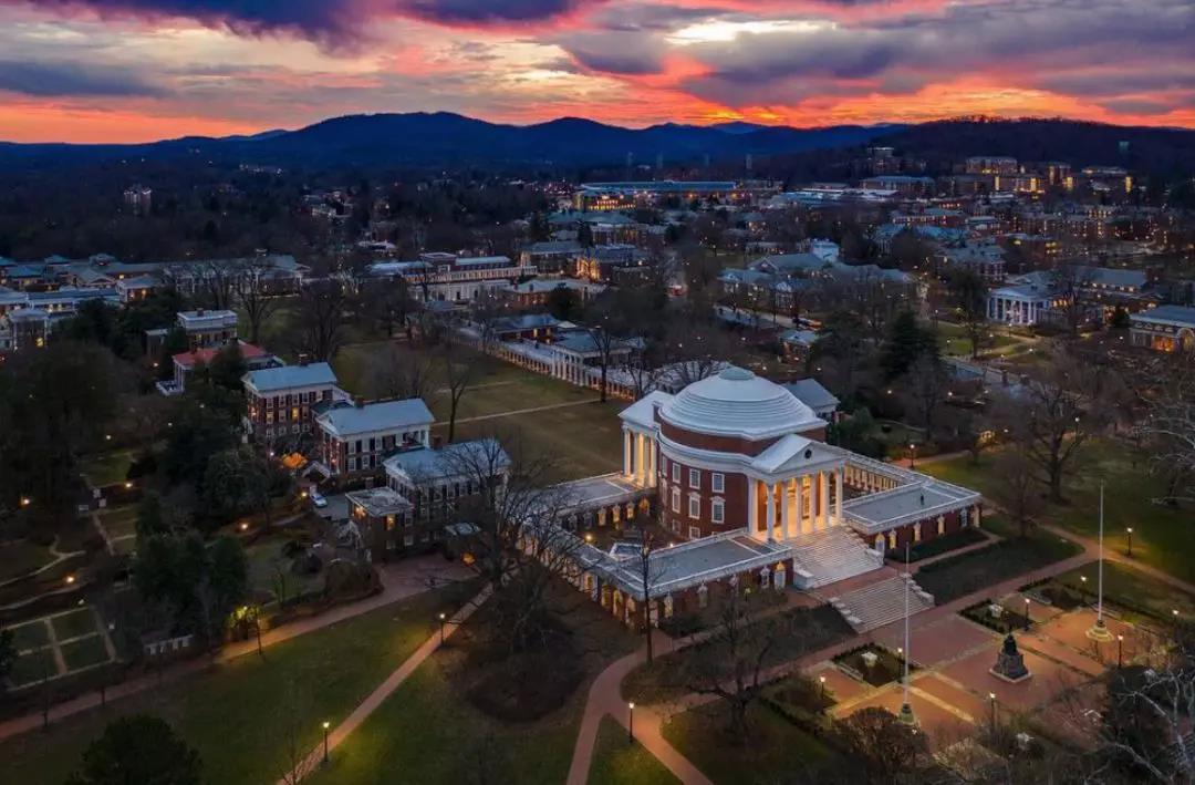 弗吉尼亚大学(university of virginia),简称uva,又译维吉尼亚大学