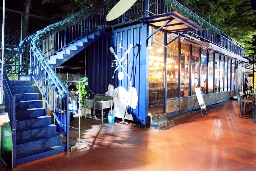 深圳第1家露天棒球场自带700㎡滑板场集装箱酒吧可以玩够一整天