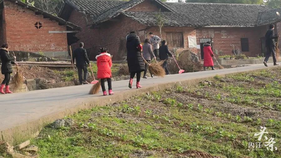 点赞!内江这个村的村民自发当保洁员,齐力扮靓家园