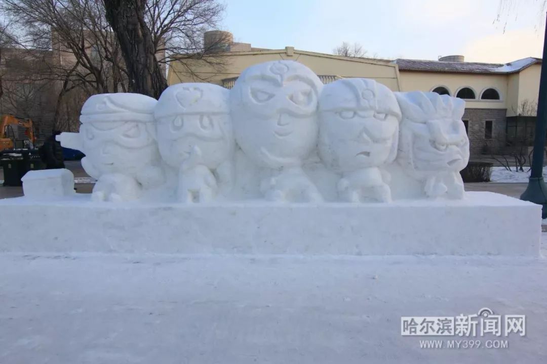 10米高"白雪公主"已露芳容丨260多个雪雕作品已现身九