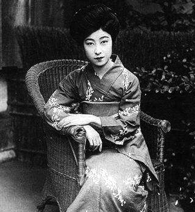 原創
            她出身於上流社會，卻甘為藝術獻身，成為日本最好的藝伎 歷史 第3張