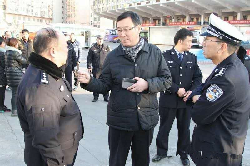 在三门峡督导期间,刘士彪副总队长一行听取了交警部门