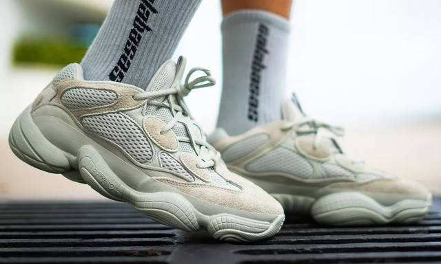 yeezy 500怎么搭_yeezy500穿搭图片