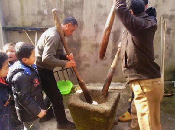 江西农村风俗,全村一起打麻子(糍粑)