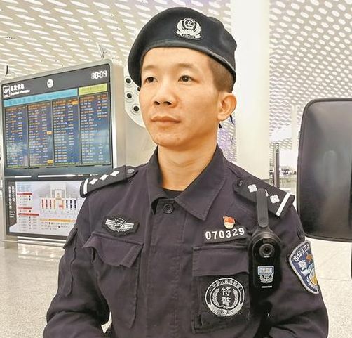 每日警星丨庞文辉:特警冲锋队训练专家