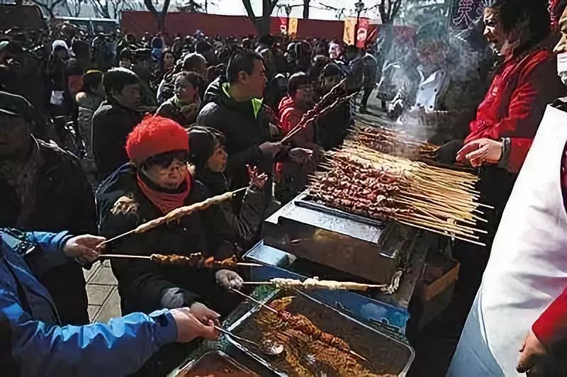 拜拜!羊肉串!今年北京的新年庙会有点意思…_