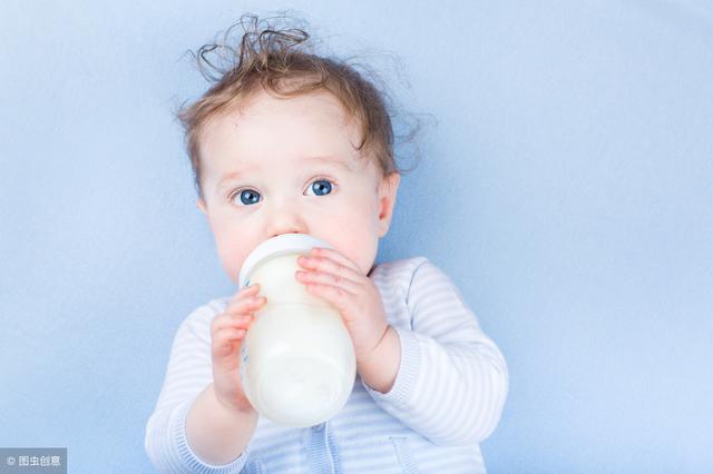 4个月宝宝奶量多少才正常?不是400也不是500