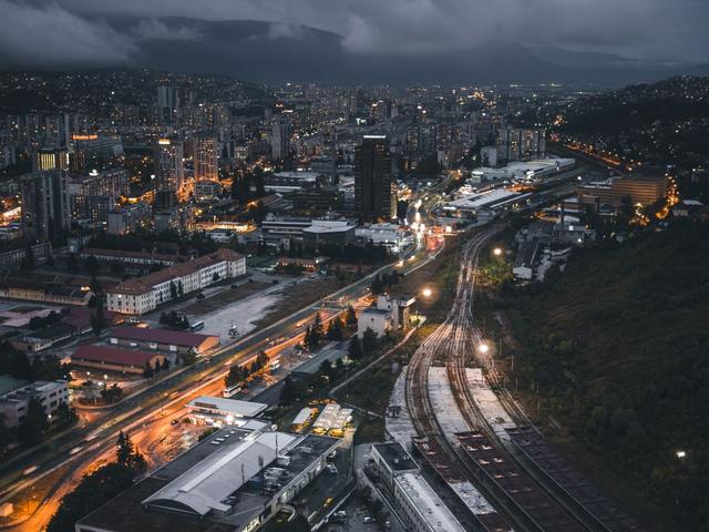 鮮少國人知道的歐洲小國，物價超低景色絕美，還能說走就走！ 旅遊 第15張