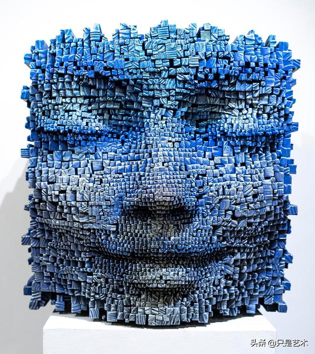 用木头做出的三维立体人脸,好炫酷的未来科技感