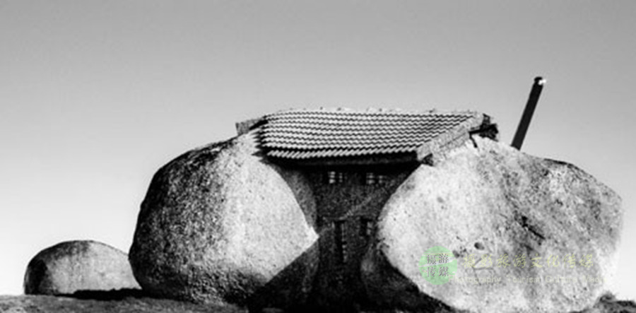 原創
            世界上獨一無二的民居，建在石頭里，堪稱最牛丁子戶 未分類 第5張