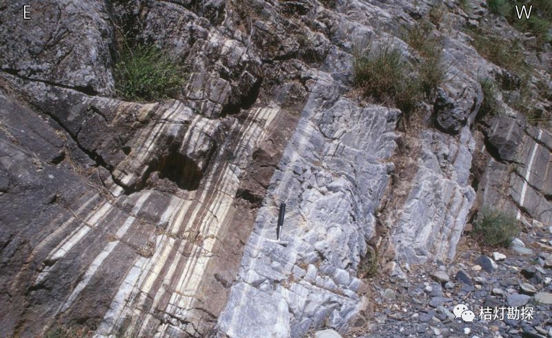 视域宽度90m 169 视域宽度50cm 石灰岩断层面上的方解石阶步.