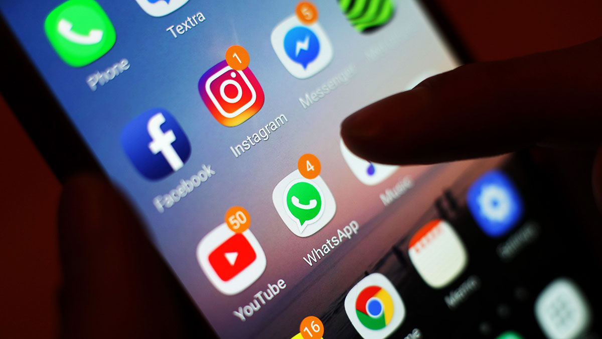 Facebook 打算让 WhatsApp 和 Instagram 消息互通，还要用上点对点加密