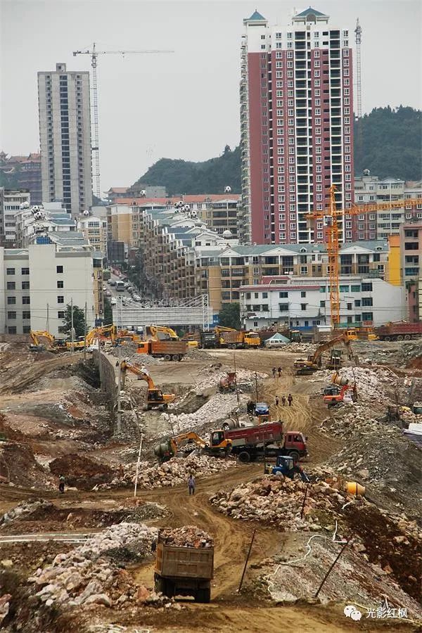 为了更好地反映清镇市城市建设风貌,2013年5月18日,清镇市委组织部