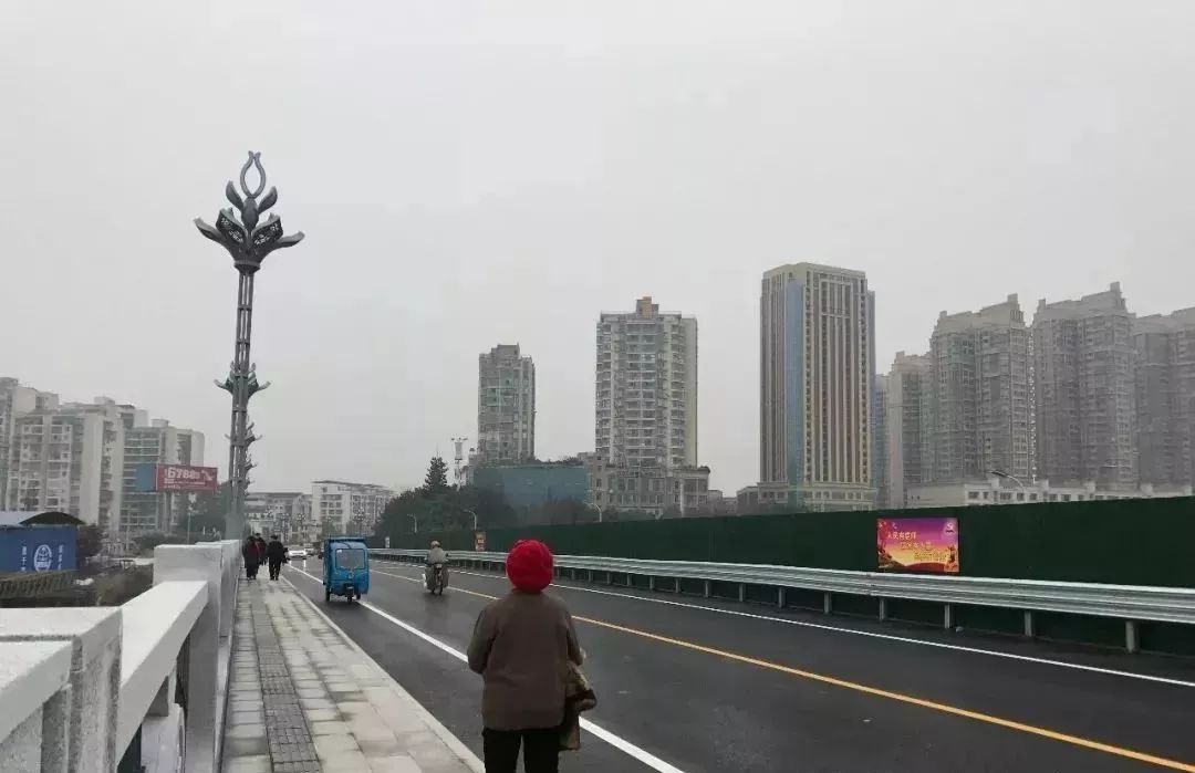 遂宁涪江二桥南半幅正式今日通车从南门到河东更方便了