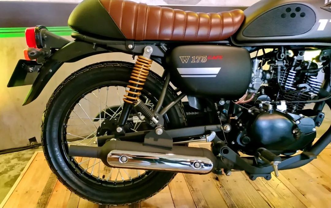 印尼kawasaki 发布 w175 cafe 咖啡"