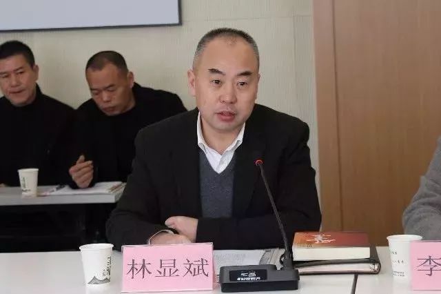 泽雅镇党委书记林显斌作会议总结最后,林显斌指出泽雅近年来抢抓机遇