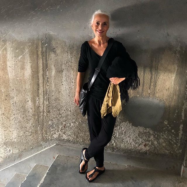 64歲法國奶奶散發自信與優雅，20年如一日堅持練瑜伽保持少女身材 時尚 第11張