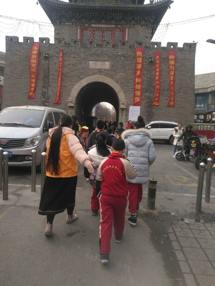 第三站郭朴祠,听辅导老师给我们讲解郭朴先生的一些事迹,以及仁义巷的