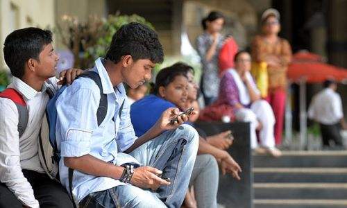 印度手机市场又改“剧本” 涨价潮与末位淘汰同时来袭-锋巢网