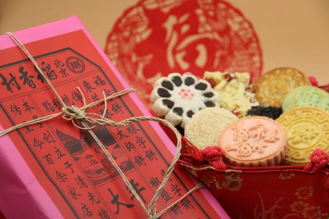 宫廷范儿 传统味道 北京稻香村的 京八件和 饽饽匣子 是极富北京特色