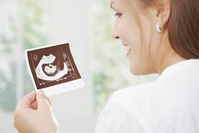 胎儿缺氧通常会提醒准妈妈,孕妇要多留意这3个