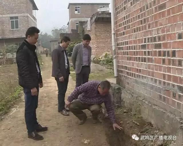 武鸣区住建局:持续帮扶 助力锣圩镇清凤村脱贫攻坚