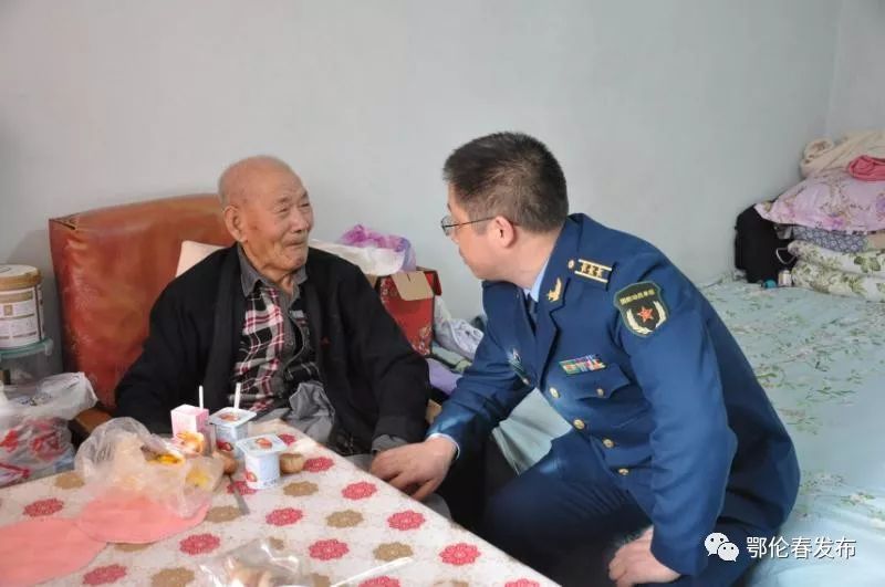 今年95岁高龄的抗日英雄孙俊荣,1945年参军抗日,先后参加过辽沈战役