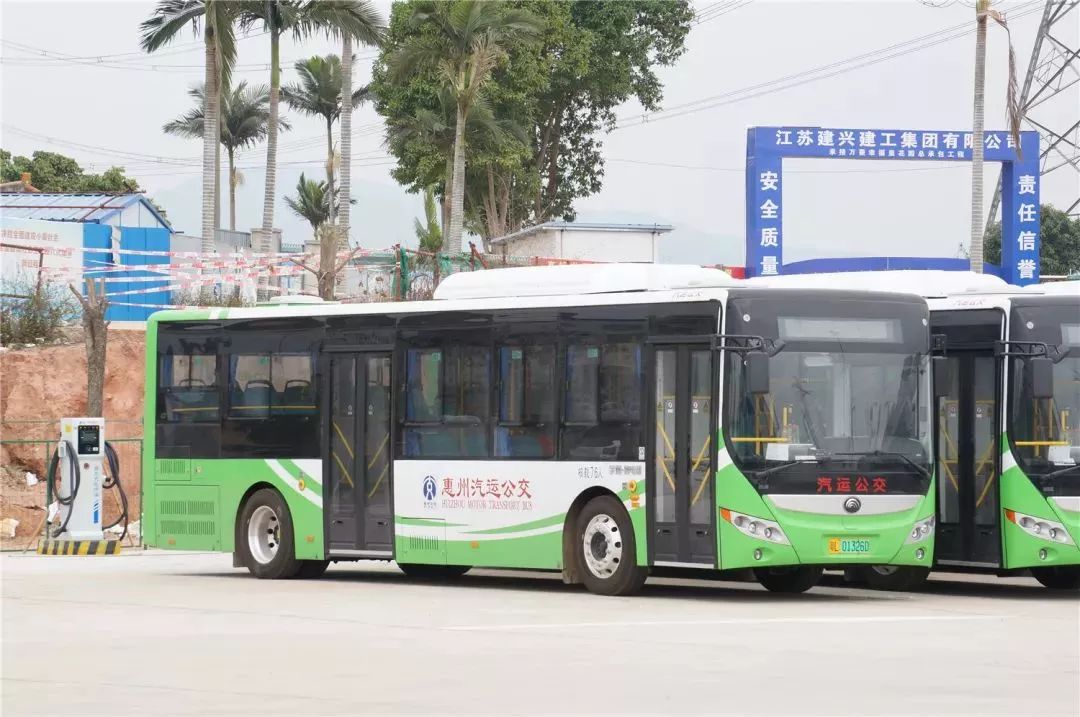 那就是,2月1日起 市区38辆纯电动公交车上线啦 分别投放在235路,l1a