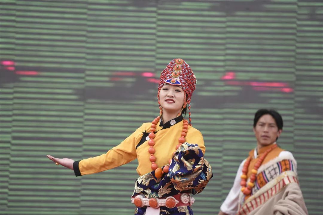 2019年川甘青三省三县久治玛曲阿坝迎新春文艺演出在阿坝县隆重举行