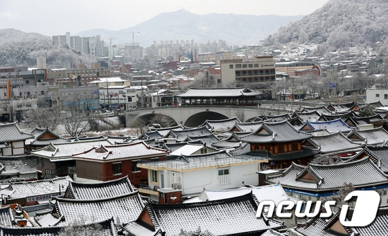 【組圖】全北韓屋村飄雪 浪漫與古色共存 國際 第9張