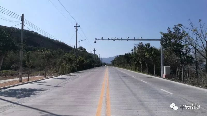 行驶 不系安全带 逆向行驶 2 s336线70km 340m羊屿头村路段东西双向