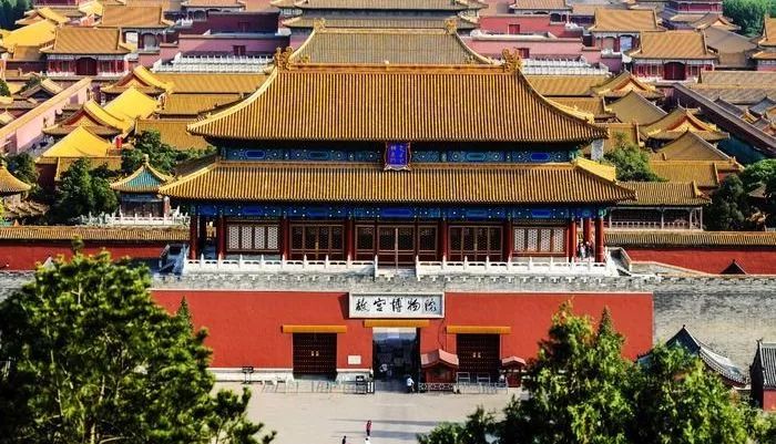 北京北京著名的古建筑有:故宫,天坛,颐和园,八达岭长城,十三陵,天安门