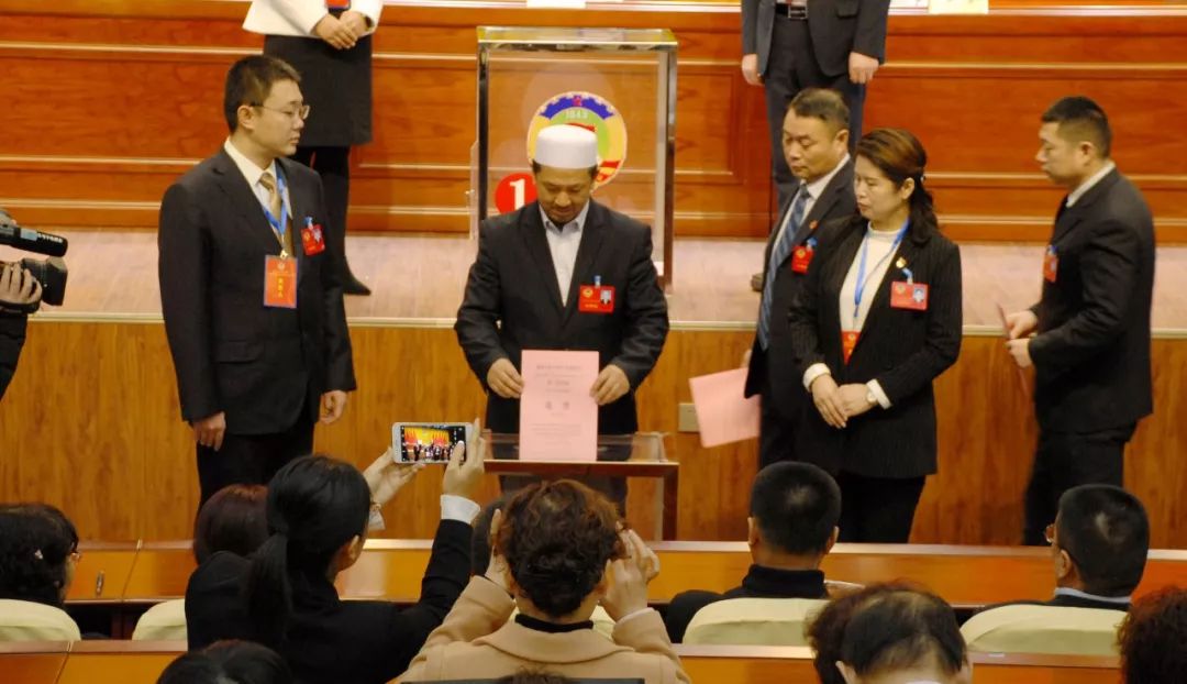 石河子市政协党组书记,主席蒋皓,石河子市政协副主席尹平,向炬光