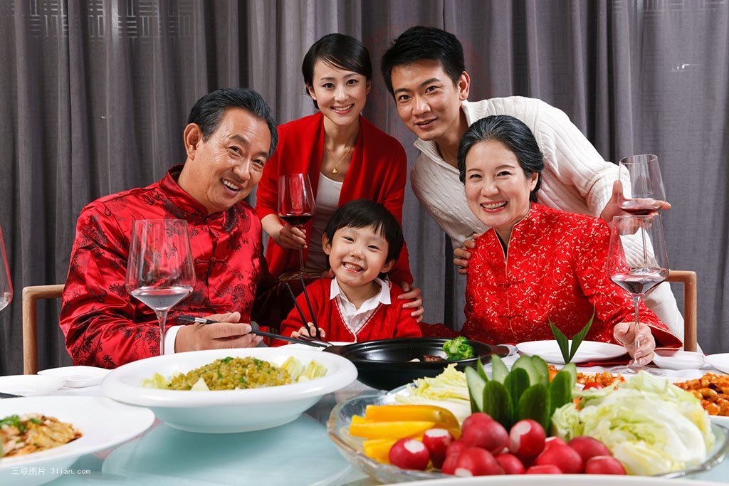 在过去的十年间,春节于我来说并无多大意义,不过是一家人在一起吃饭时