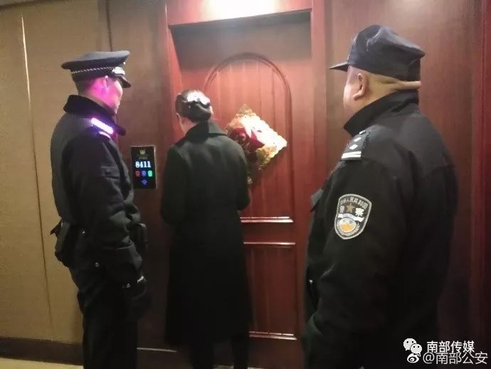 昨晚为何全城都是警察大行动中一吸毒窝点被端抓3人