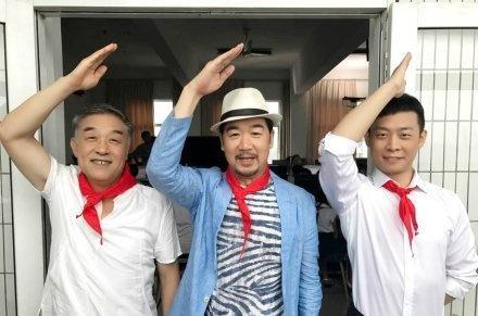 張譯與張國立、李建義上演「親爹後爸」合家歡，自稱被幸福包裹 娛樂 第4張