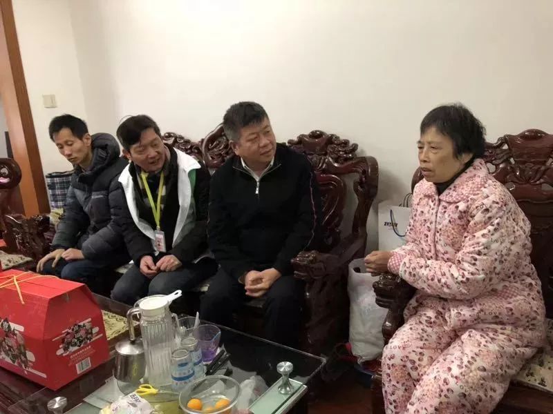 镇长叶超,镇人大主席汤平,镇党委副书记,纪委书记,监察办主任马遵伟