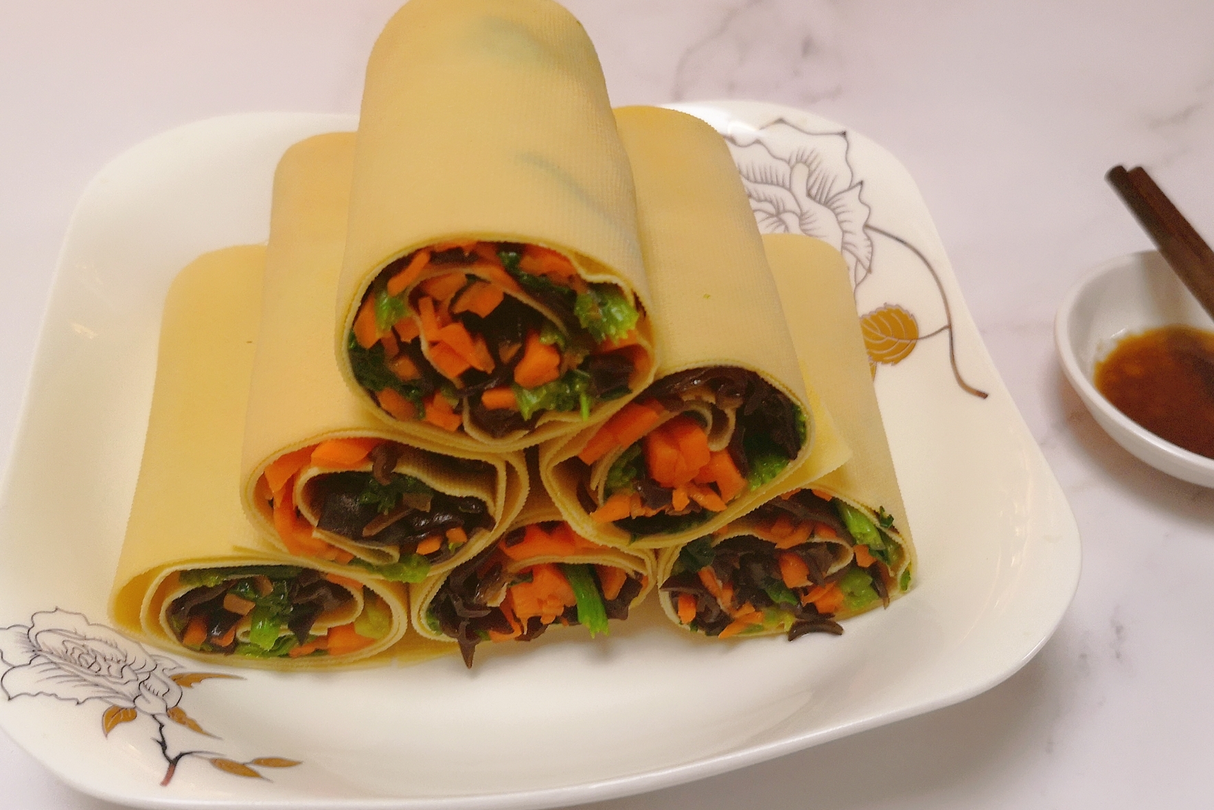 豆皮蔬菜卷:味道,营养俱佳的豆皮和蔬菜的新做法