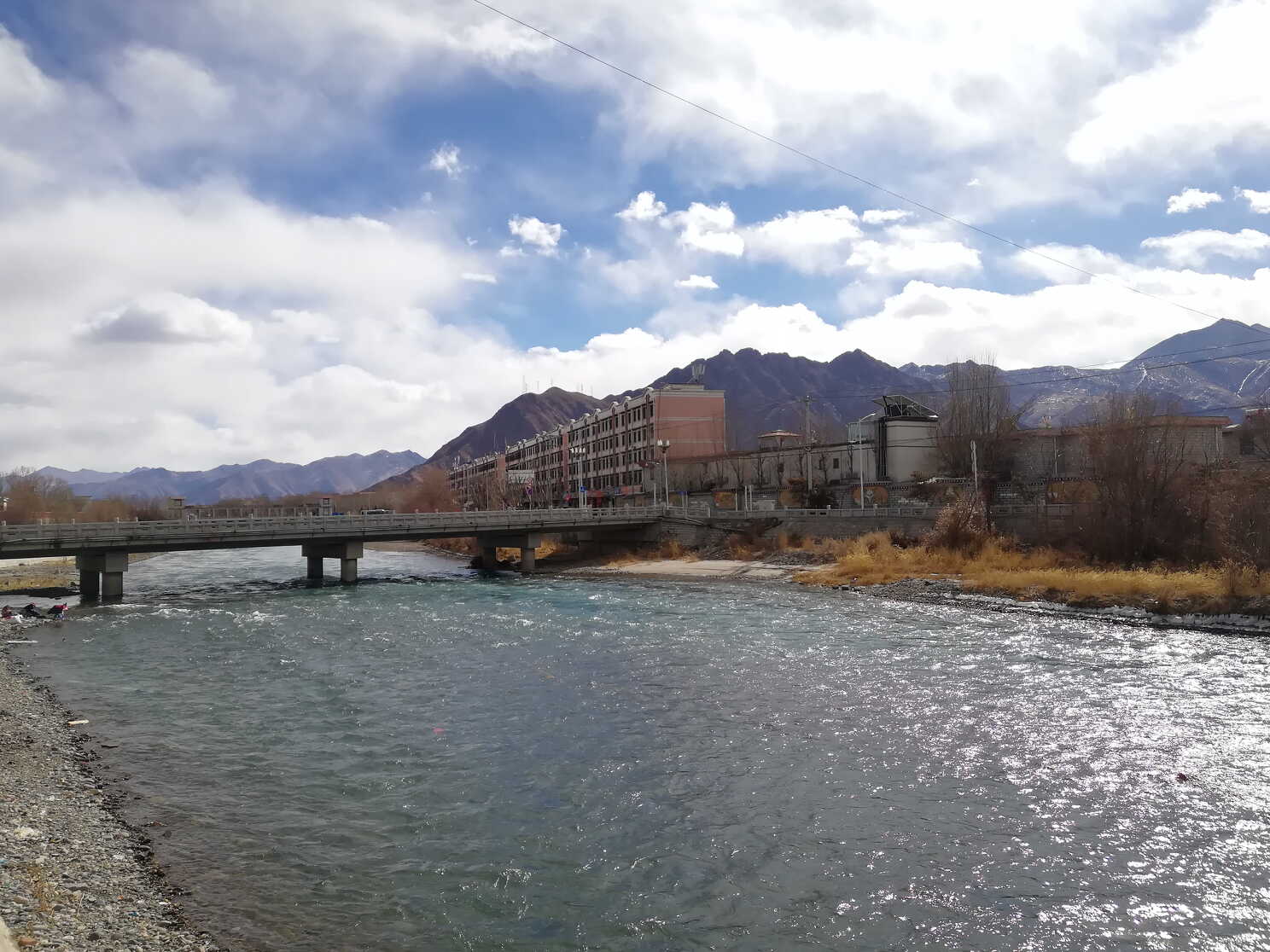 離天最近的拉薩河，從空中俯瞰，竟然是一條自東向西的「倒淌河 旅遊 第2張