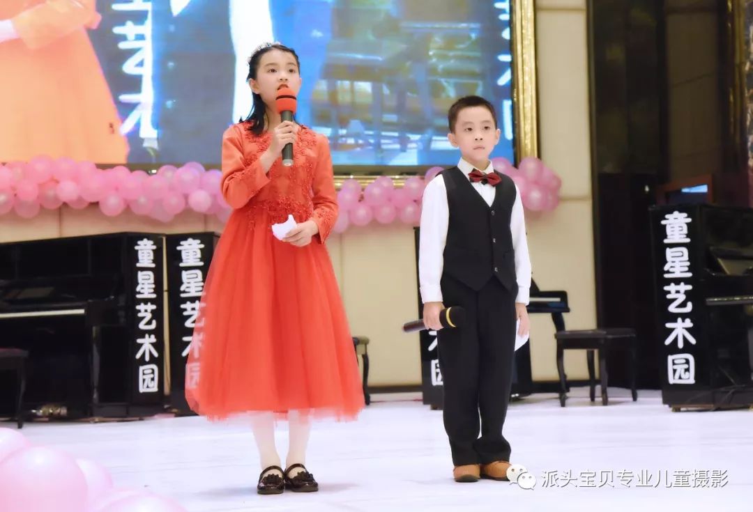 钢琴戏剧表演《小鞋子学本领《新年好》表演:陈虹颖,潘丽莎,王柳晴