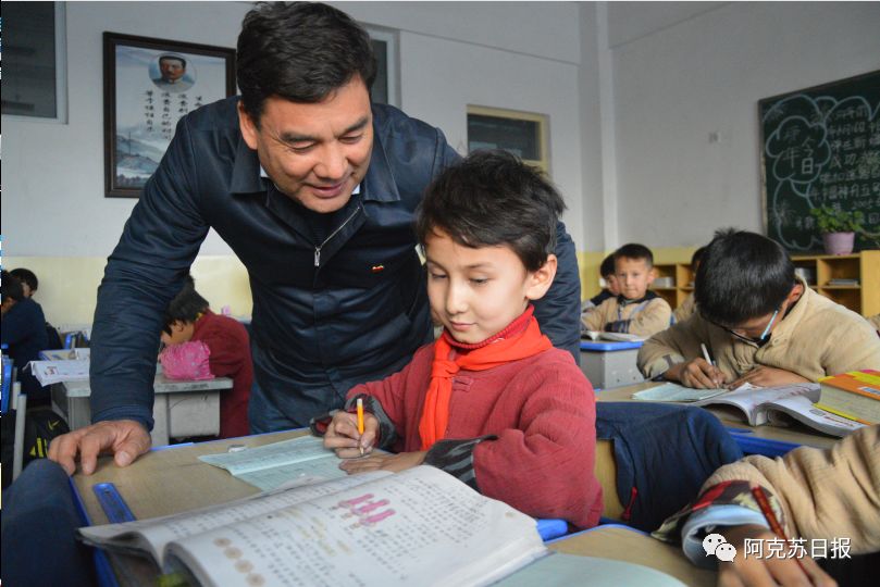 改革先锋民族团结进步的践行者库尔班尼亚孜系列报道之办学规划