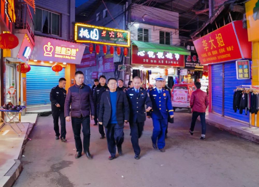 副县长,公安局局长万百勇带队到宣汉南坝片区集中开展消防安全隐患