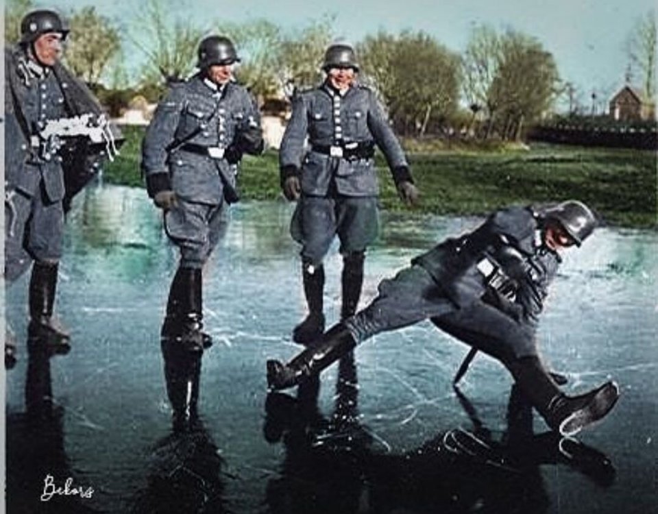 罕见二战彩色照片:党卫军俘虏101空降师士兵,虎王坦克