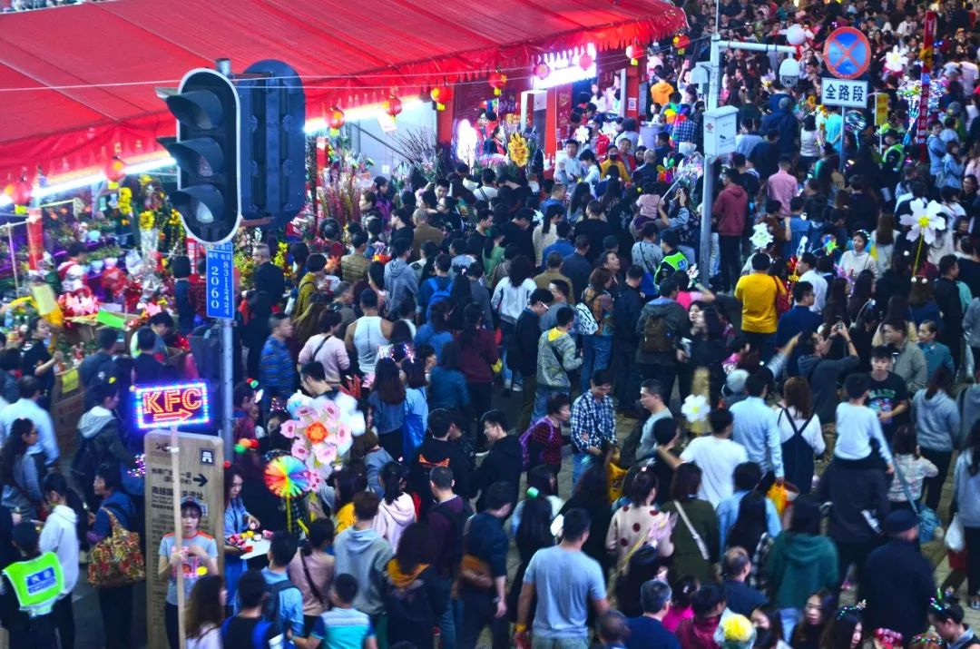 原创"空城"广州并不空,游客人山人海摩肩接踵,网友:吓坏了