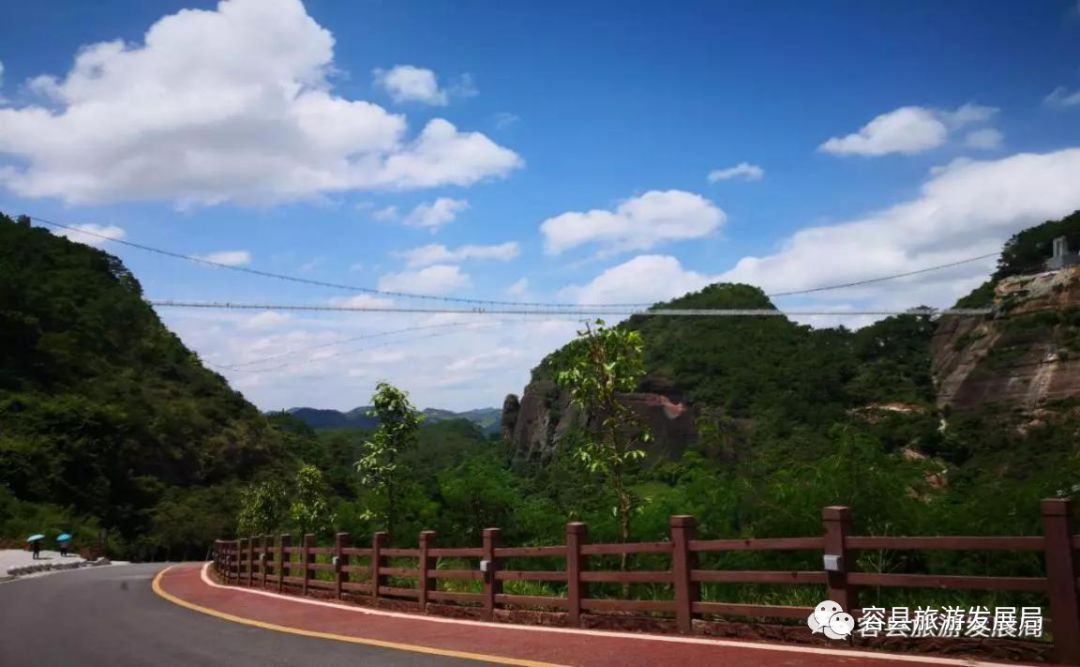 都峤山风景区白鹤塘景点.