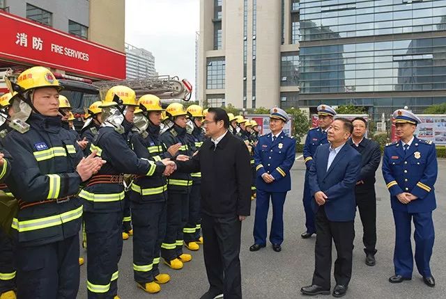 省长易炼红深入南昌看望慰问基层消防救援队伍