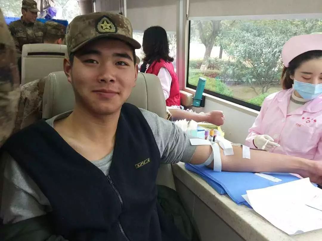 驻苏73049部队组织集体无偿献血