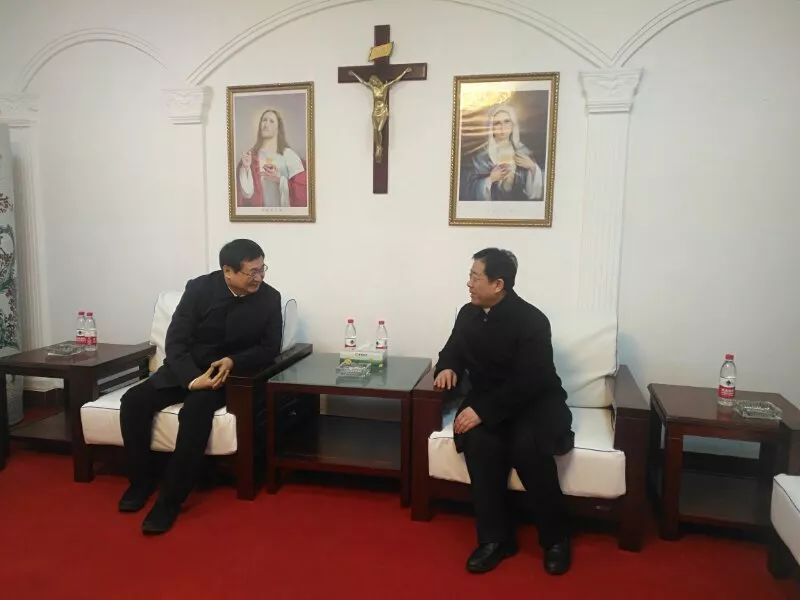 市委常委统战部部长边峰走访看望中国天主教爱国会主席房兴耀
